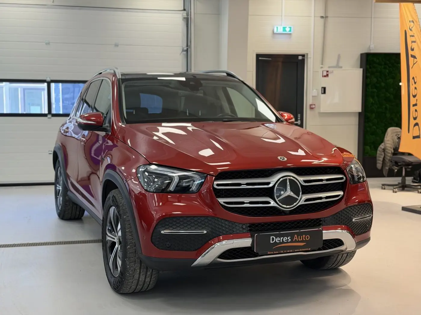 Mercedes-Benz GLE 350 de 4 Matic Hyacinth red