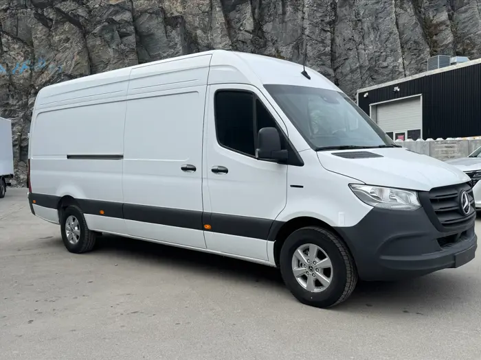 Mercedes eSprinter 414 Frontrunner