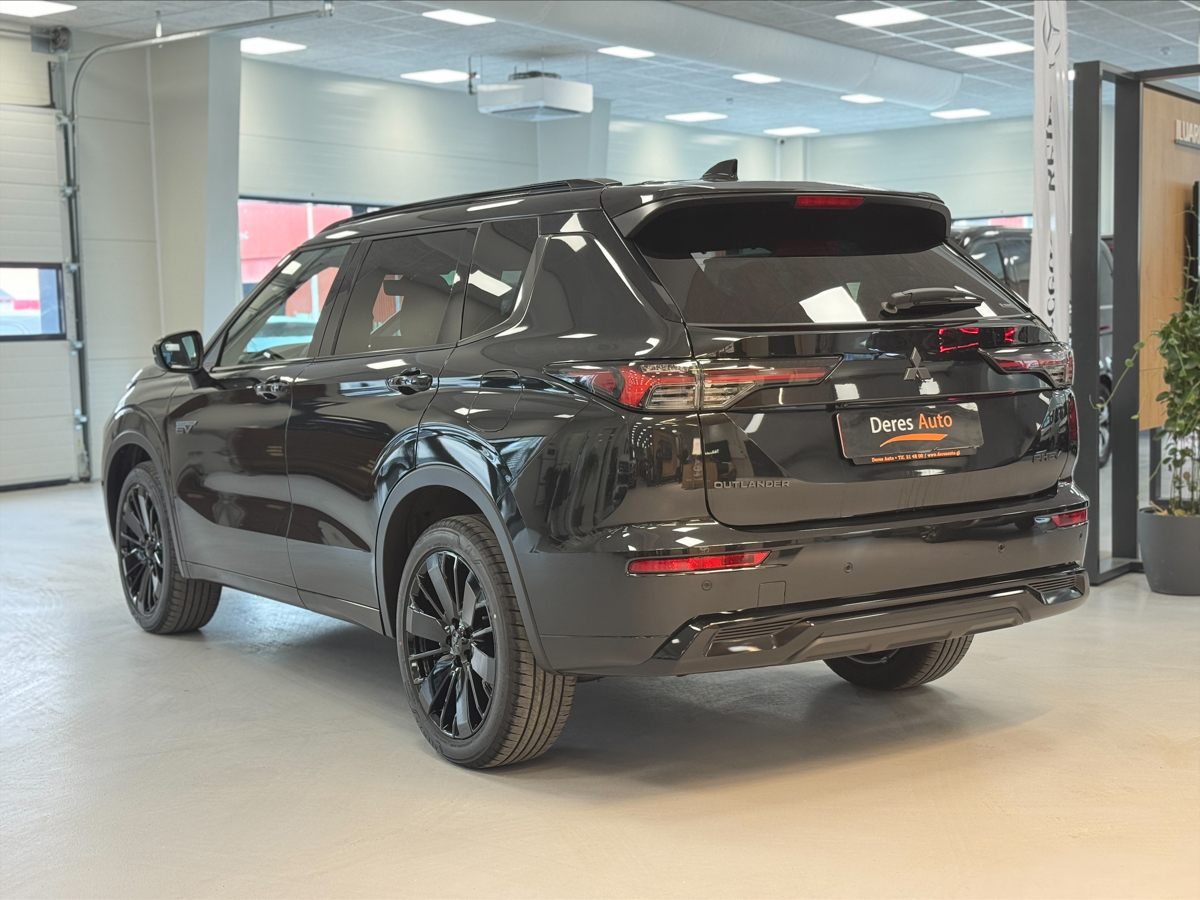 Mitsubishi Outlander 2,4 PHEV Instyle + Black Edition årg. 2026