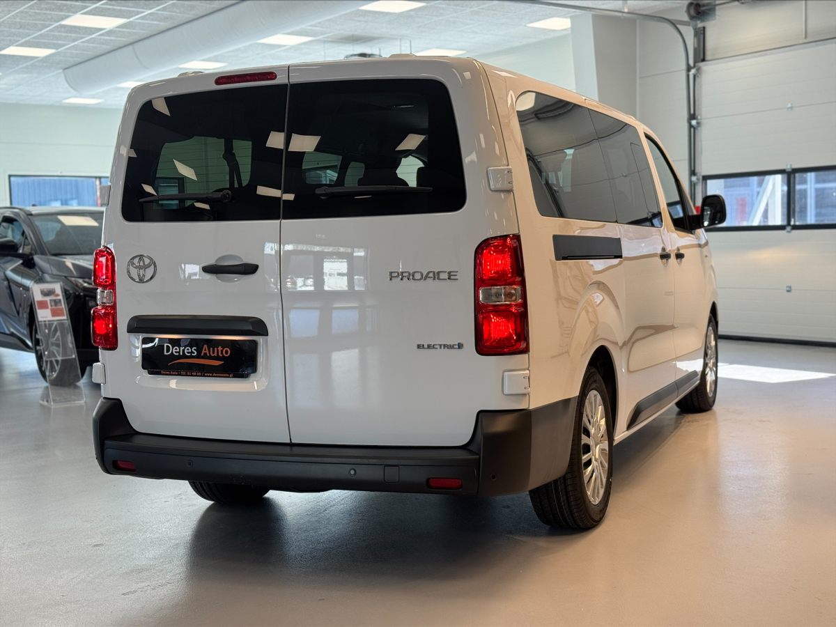 Toyota Proace EV COMBI 9 personer FWD 75 kWh 136 hk